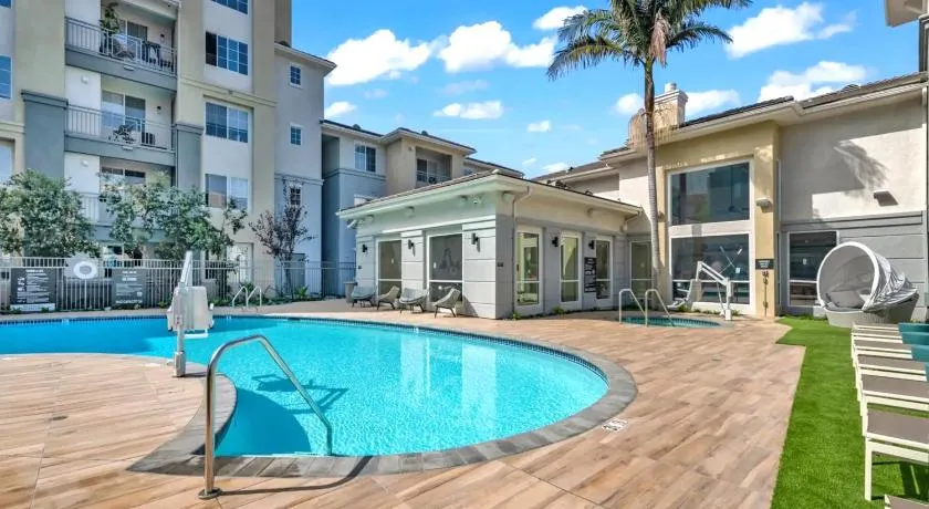 Spacious Loft Apartment 3B 2B in Marina Del Rey - Image 1