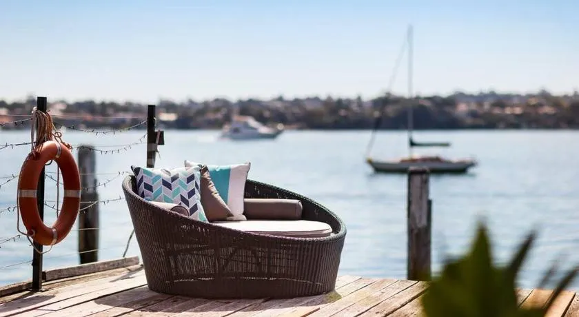 Sydney Harbourfront Boathouse and Studio Escape - Image 1