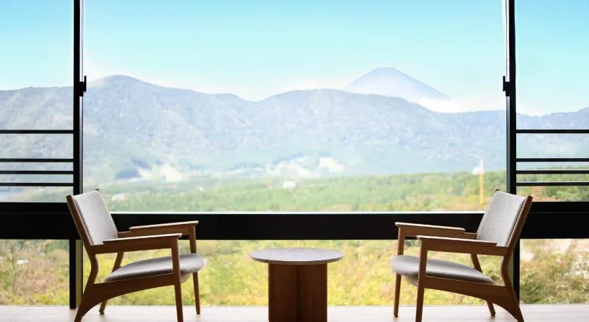 Hakone Ashinoko Bikeikan 箱根芦ノ湖 美景館 - Image 1