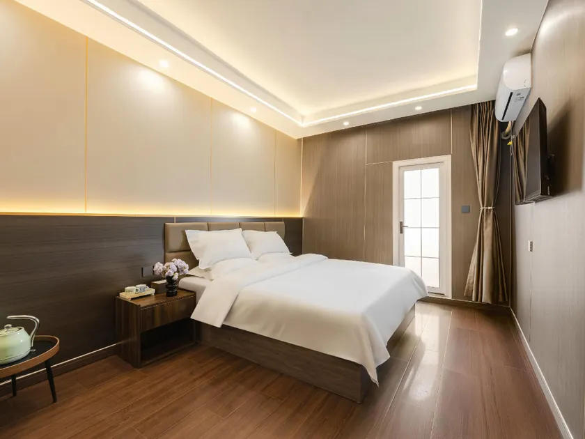 Anjia Esports Audio-Visual Apartment (Taitung Metro Station Branch) - Image 1