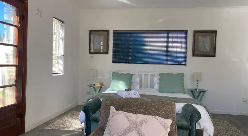 4 on Belmont Avenue - Image 1