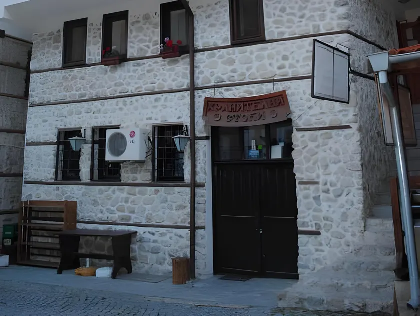 Toni's Guest House - Image 1