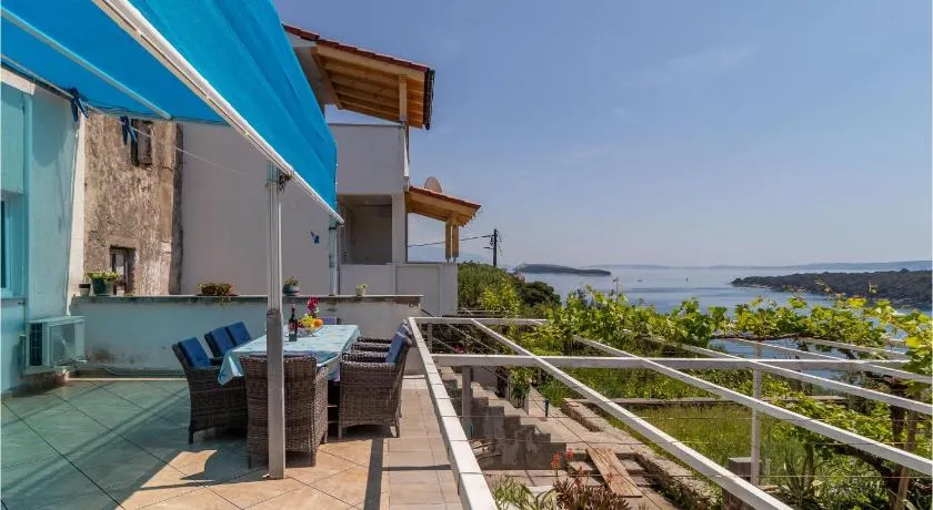 Cozy Home In Palit With House Sea View - Image 1