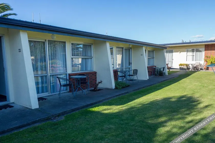 Sunset Court Motel - Image 1