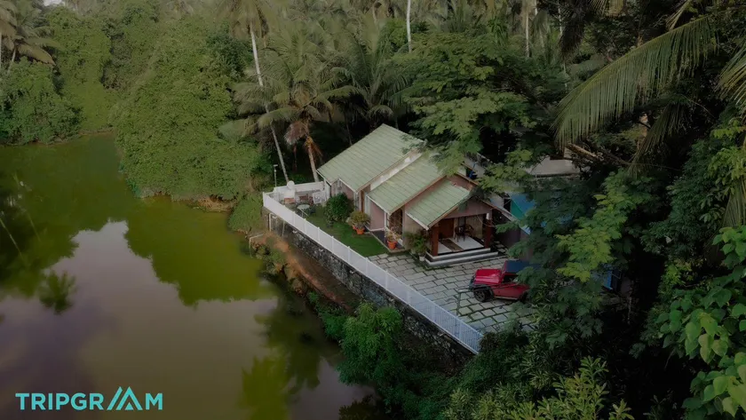 Tripgraam Riverside Villa - Image 1