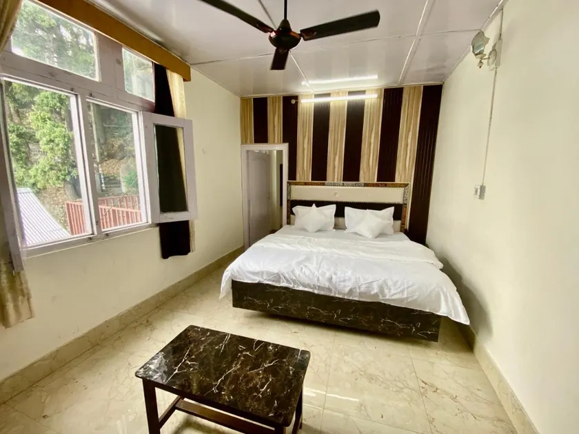 Hotel Binny Dalhousie - Image 1