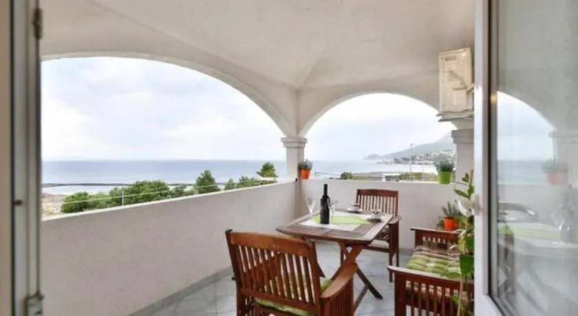 Ferienwohnung in Duće mit Meerblick, Terrasse, Klimaanlage, W-LAN (5063-1) - Image 1