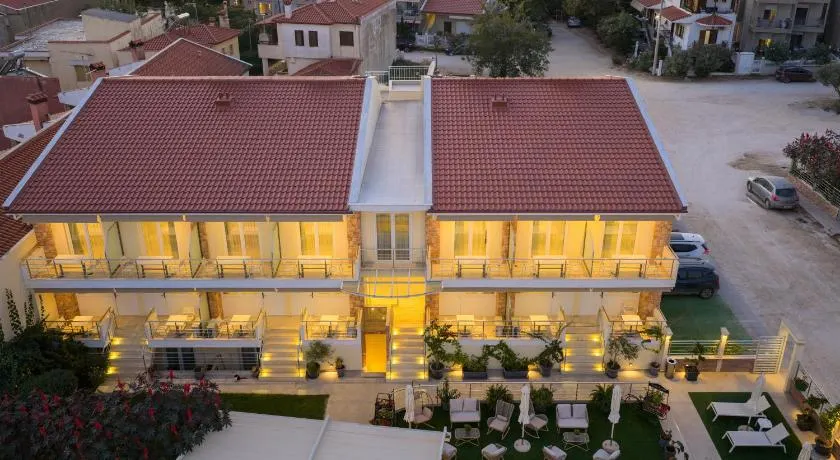 Nikiti Comfort - Image 1