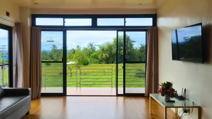 Mountain View Apartment - Image 1