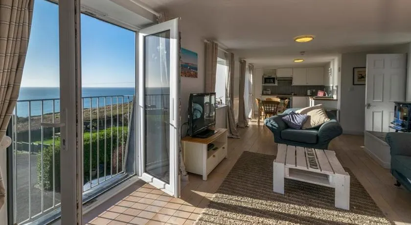Chesil Beach Lodge Burton Bradstock Dorset DT64RJ - Image 1