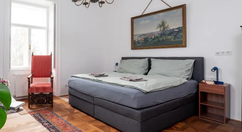 Small apartment with 24-hour check-in - Image 1