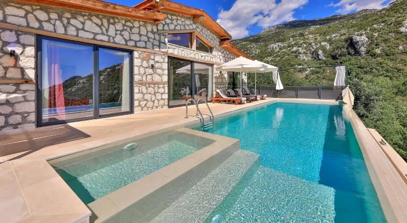 Luxury and Cosy villas - Image 1