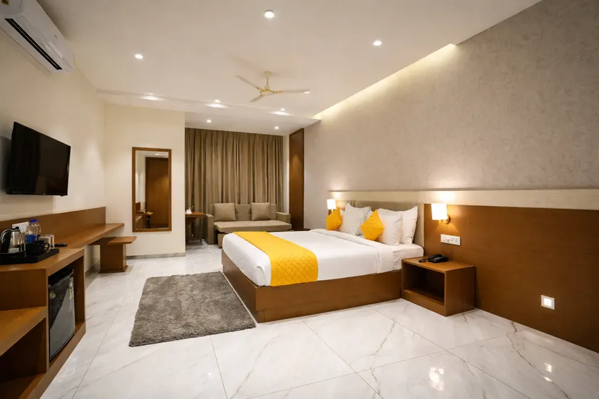 Solasta Stays and Banquet - Wakad - Image 1