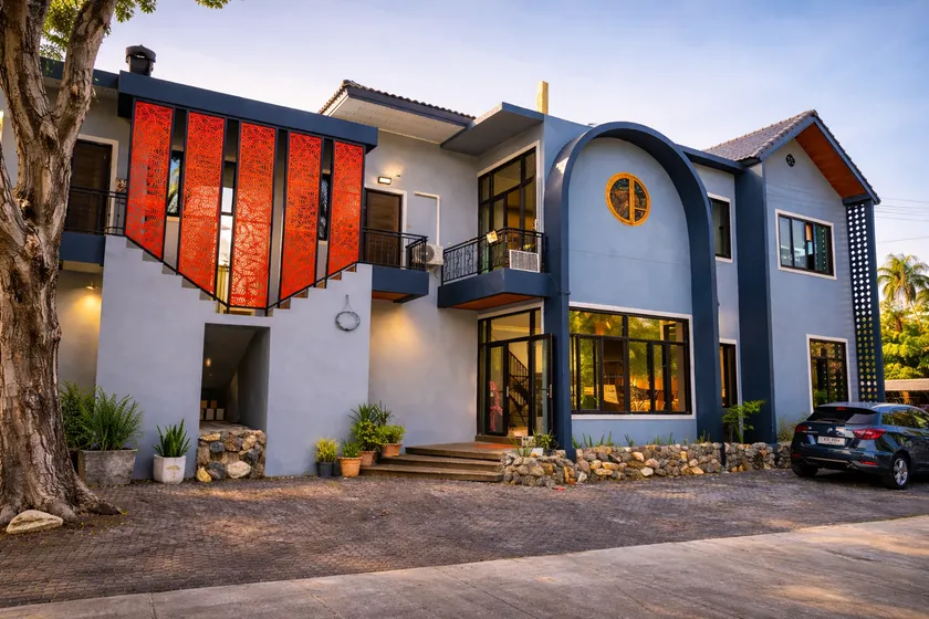 Loma Marine Pool Villa near Sea-Tran Pier Donsak - Image 1