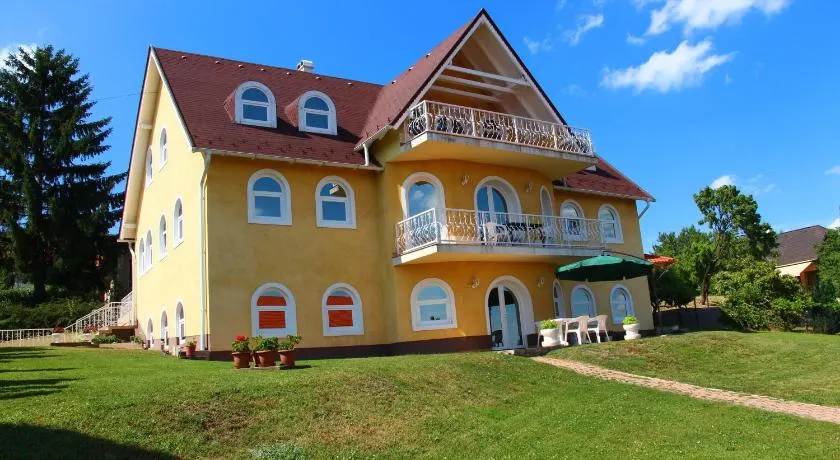 Szeibert Vendégház - Image 1