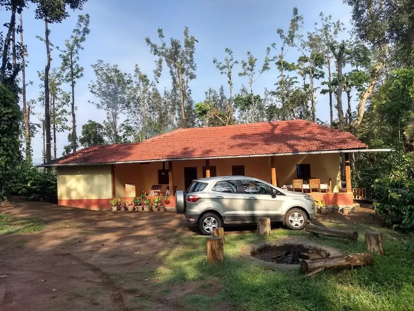 Silver creek coorg whole cottage 5bedroom(16guest) - Image 1