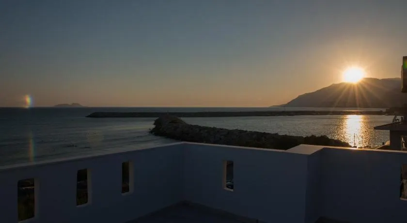 Golden Sun Apartments - Image 1