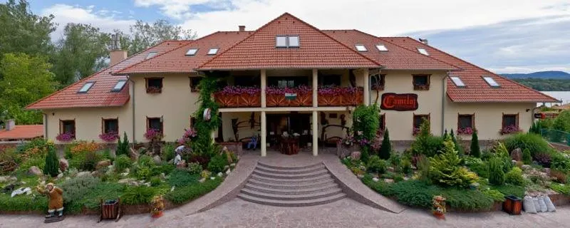 Camelot Club Hotel - Image 1