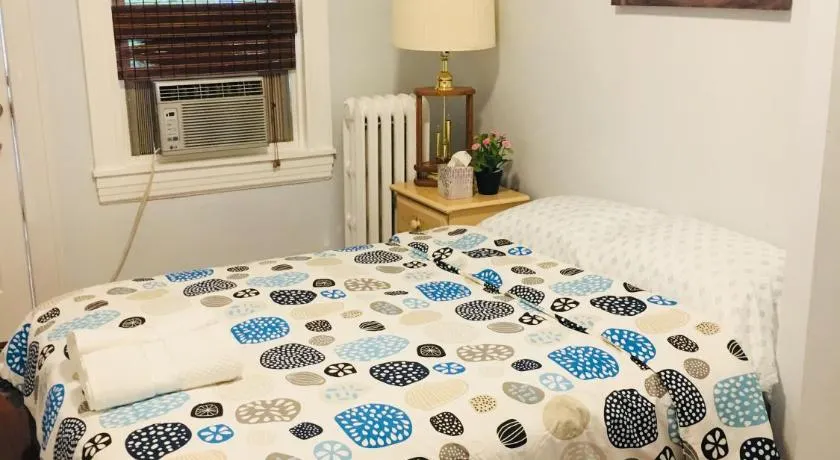 Best Bedroom Next to JHU - Image 1