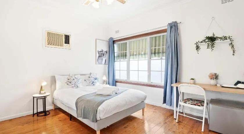 Double Room in Peakhurst - Centrally Located - Shared Bathroom - Image 1