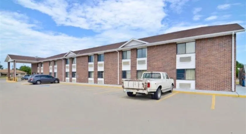 Econo Inn - Image 1