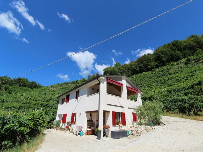 Holiday Home in Veneto with Prosecco Vineyards - Image 1