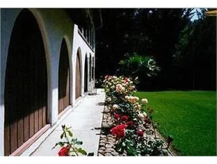 Spanish Villa Inn - Image 1