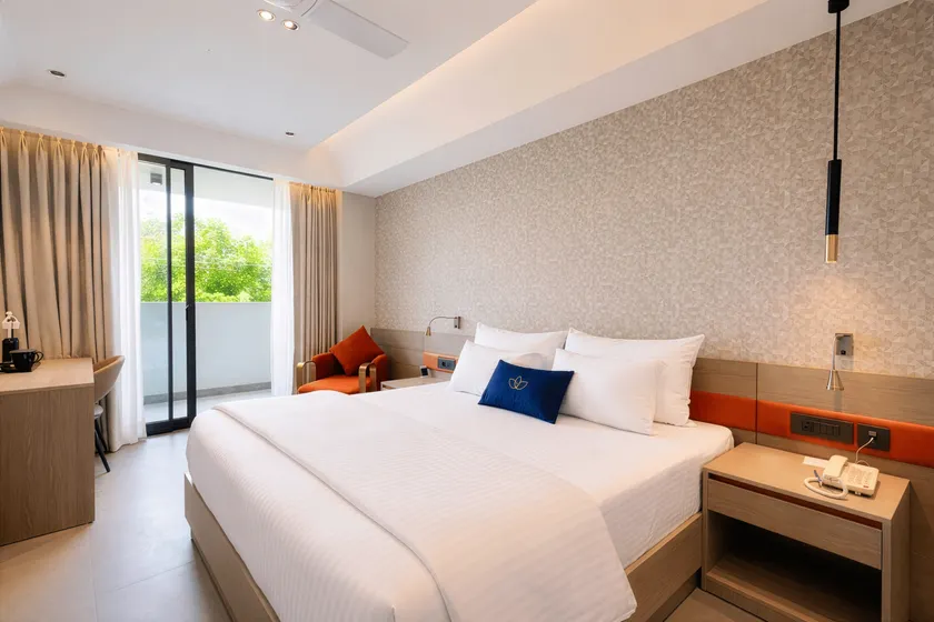 Grand Continent Hotel, Near Sector 44, Gurugram - Image 1