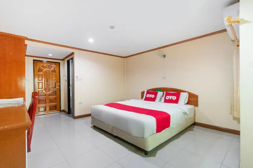 Chaiyaphruk Grand Hotel - Image 1