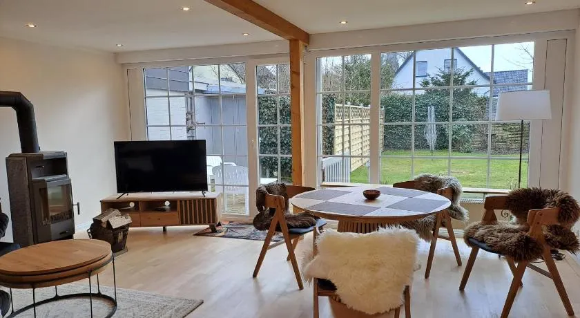 Ferienhaus Wilma Luise - mit sonniger Terrasse, eigenem Garten und Kamin - Image 1