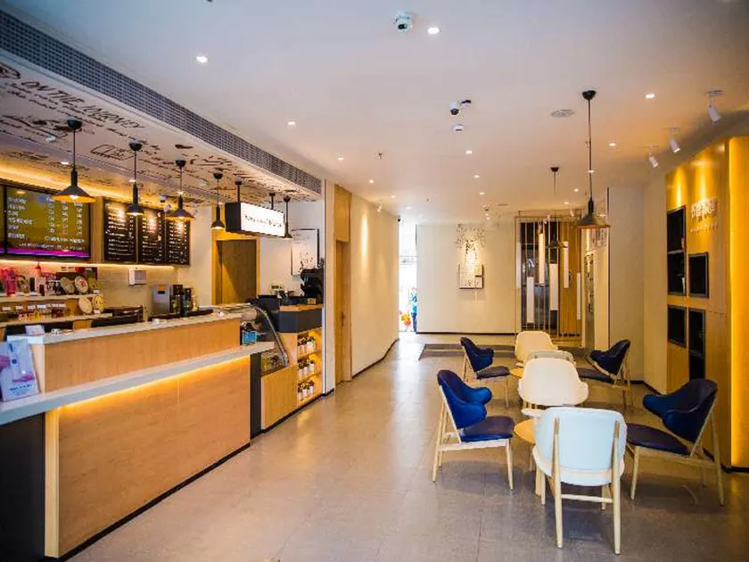 Hanting Hotel Zhoukou Wuyi Square - Image 1