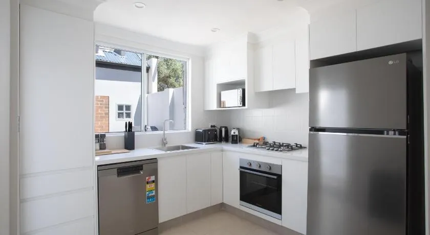 Charming 3BR Glebe Terrace with Courtyard - Walk to Fish Market - Image 1