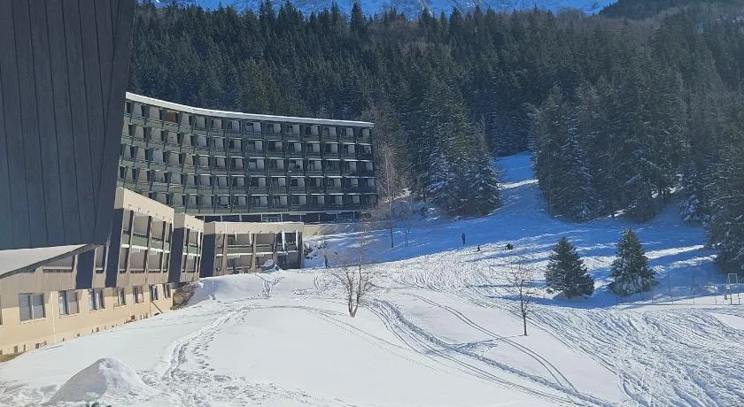 STUDIO CHALEUREUX aux pieds des pistes de ski des Glovettes - Image 1