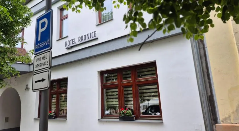 Hotel Radnice Dobrovice - Image 1