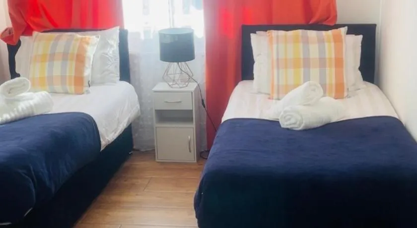 Cozy plaza lodge - Image 1