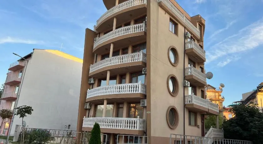 Частен апартамент Стамополу - Private Two-Bedroom Apartment Stamopolu - Image 1
