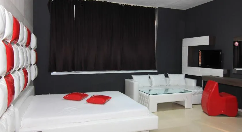 Bedroom Place Guest Rooms - Image 1