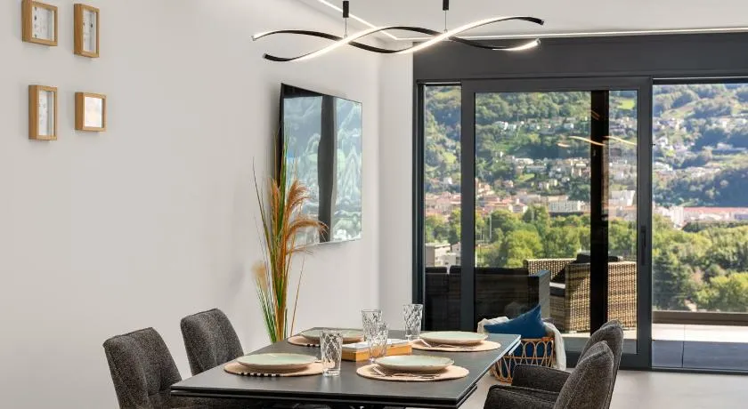 Panorama Royale Penthouse - Image 1