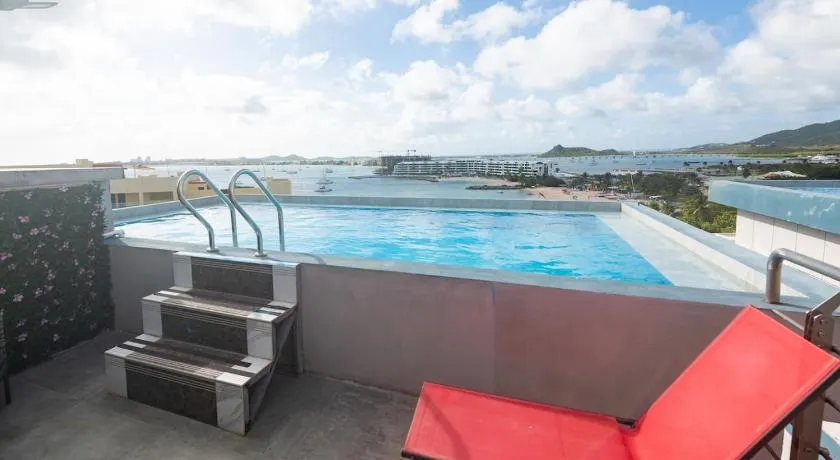 4 Bedroom Beachfront Condo with Private Pool D21 - Image 1