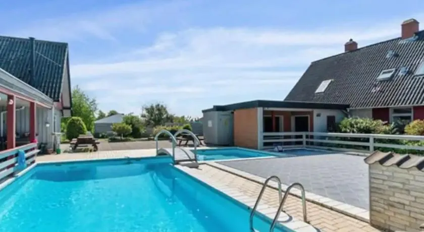 Lejlighed/rækkehus med adgang til pool. - Image 1