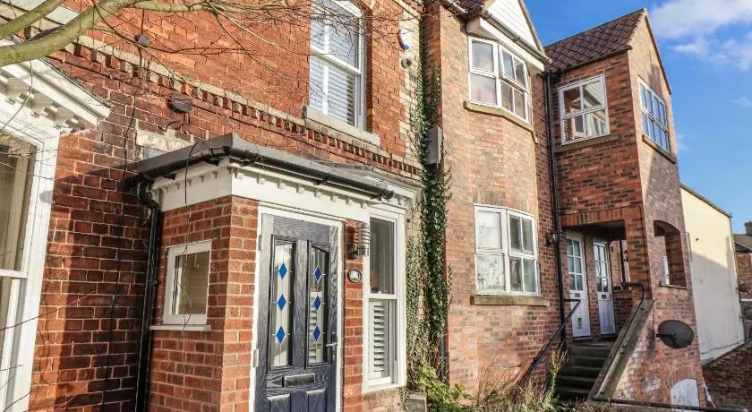 1 Castle Terrace - Image 1