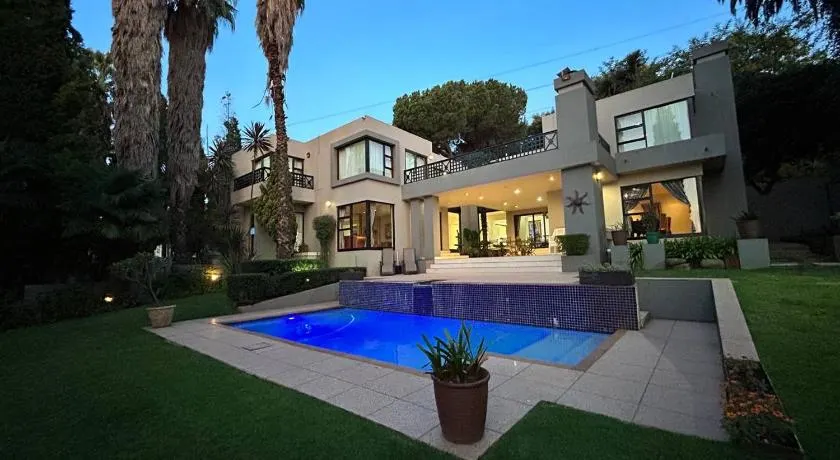 112 on Kloof Villa - Image 1