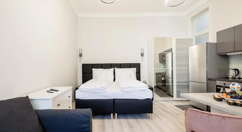 Prime star Deak ter Modern Luxury Apartments Budapest - Image 1