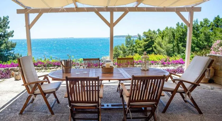 Endless Seaview Villa - Image 1