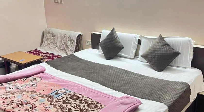 Shree Sanwariya Hotel - Image 1