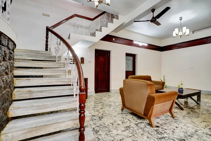 Hotel O CHALET SUITES - Image 1