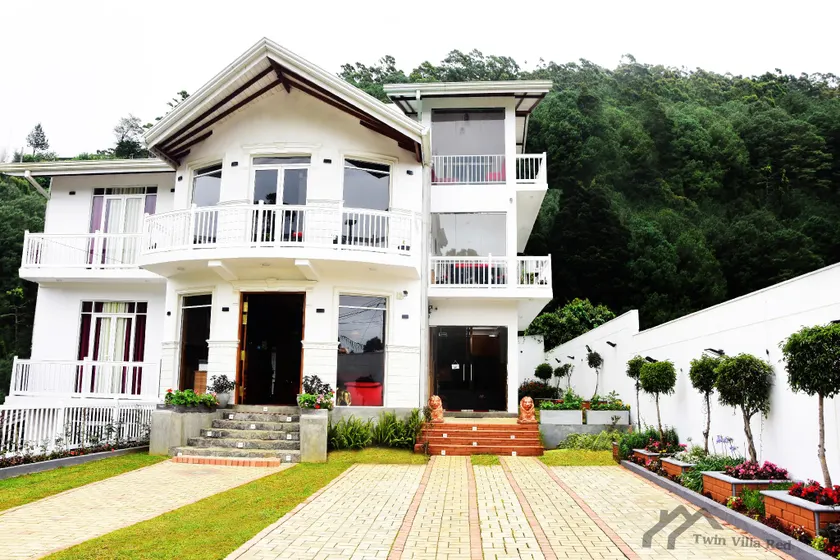 Twin Villa Red - Luxury Villa with Mountain View - Image 1