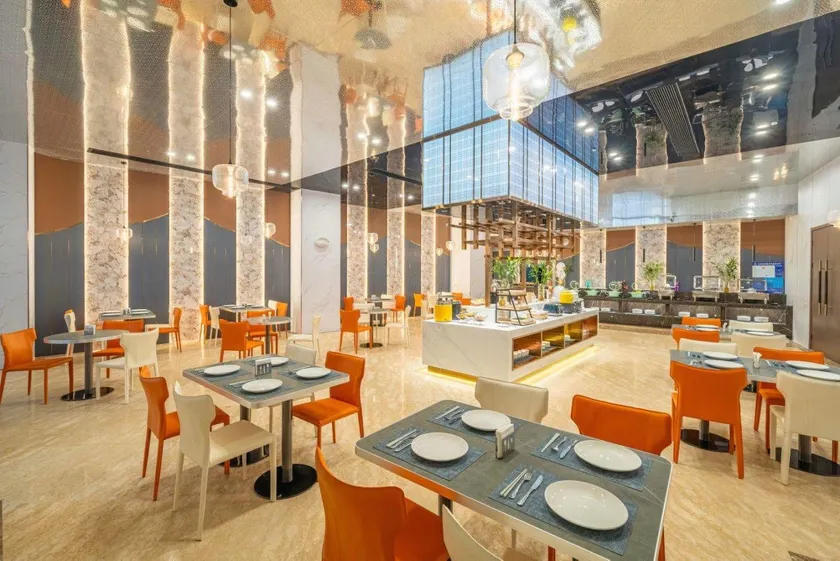 Yearnsun Hotel - Image 1