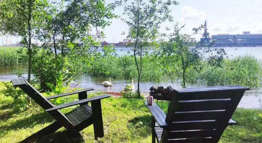 Minimalist riverside hideout - Image 1