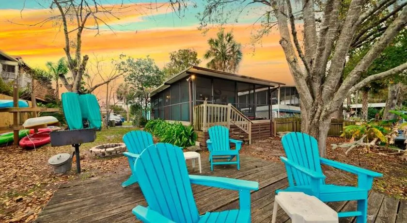 Mermaid Cove - Waterfront Home with Paddlecraft Direct Weeki Wachee River Access - Image 1